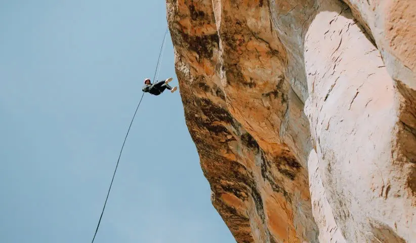 ABSEILING NÚI ĐÁ HANG DƠI - TOUR 2 NGÀY 1 ĐÊM